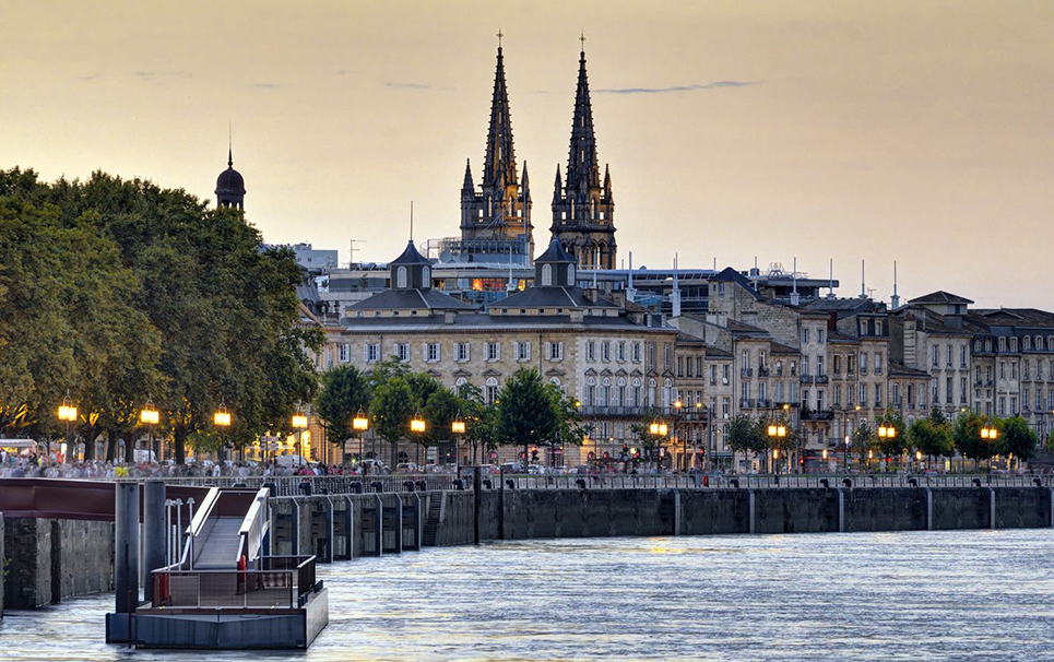 Bordeaux à vélo : Explorez la ville de manière unique avec des circuits guidés