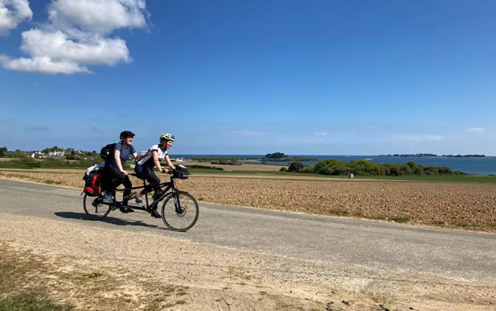 🌬️ Suivre le vent marin à La Rochelle : toutes les plus belles pistes cyclables dévoilées